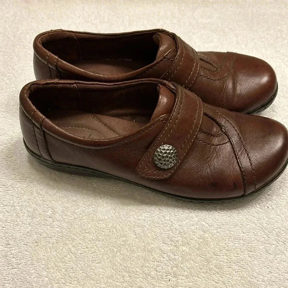 Clarks Woman Kessa Betty Mahogany Leather Slip On Loafer Size 6M - Picture 5 of 9